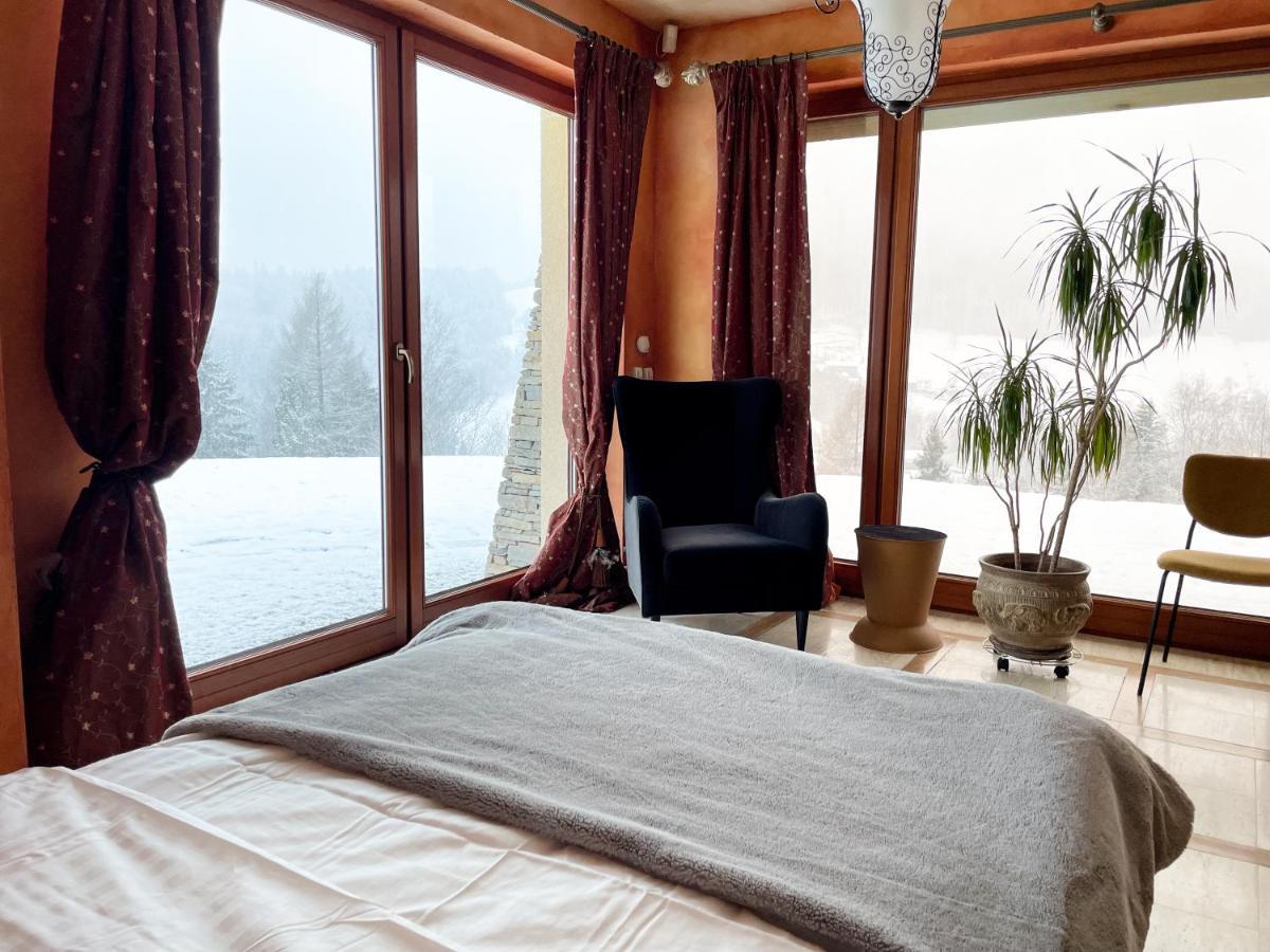 Mountain Villa *